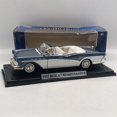 MotorMax 1957 Buick Roadmaster die-cast model car in  box - scale 1/18