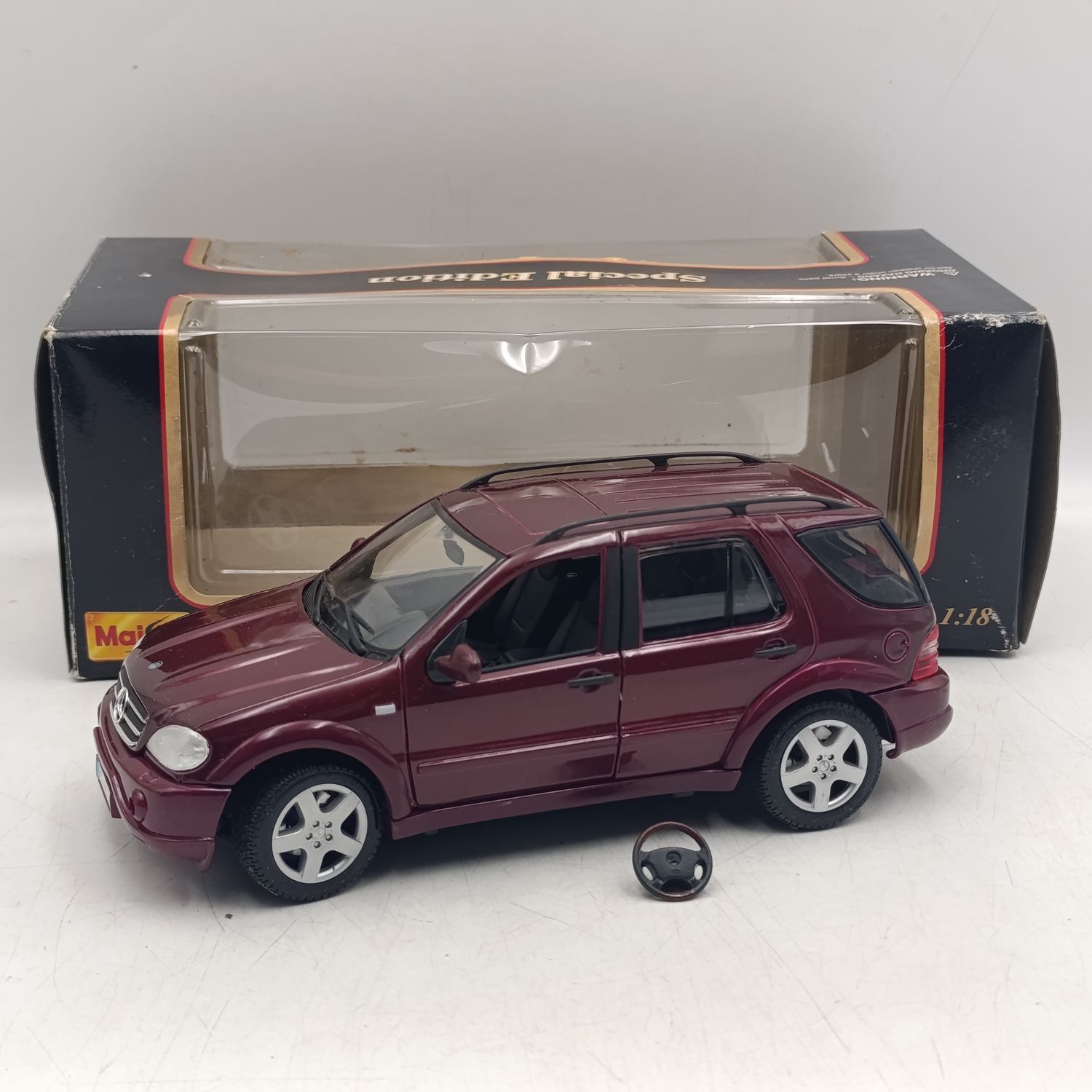 Maisto Mercedese-Benz ML 55 AMG die-cast model car in box - scale 1/18