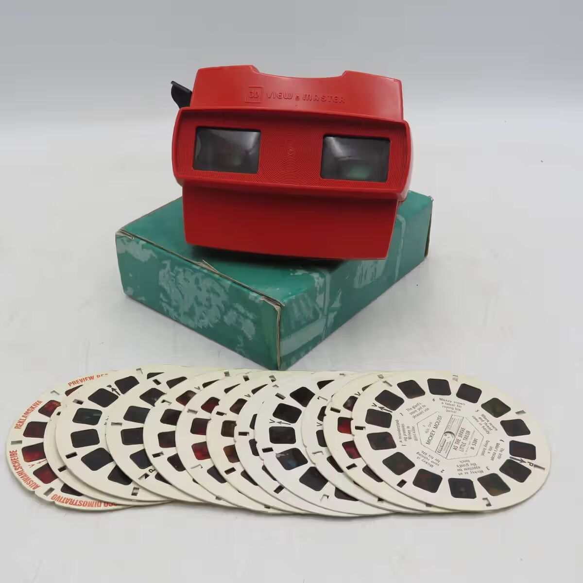 Vintage 3D View-master viewer with reels