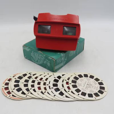 Vintage 3D View-master viewer with reels