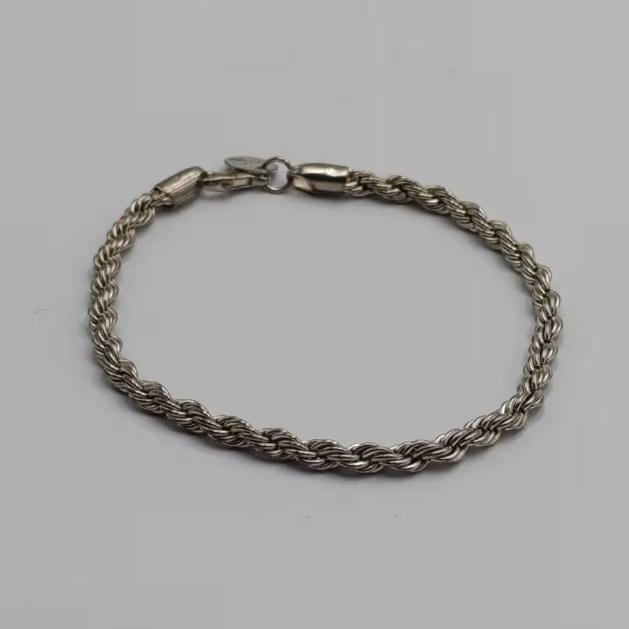 Sterling silver twisted bracelet - weighs 7.9 grams