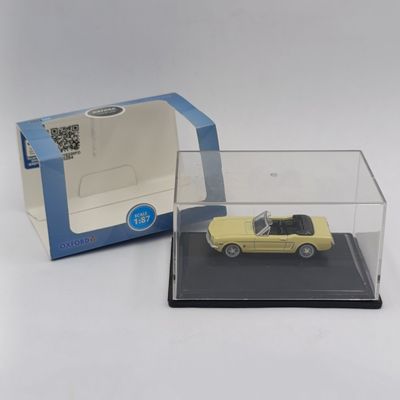 Oxford 1965 Ford Mustang Convertible die-cast model car - scale 1/87