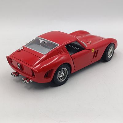 Bburago 1962 Ferrari GTO die-cast model car - door handles missing - scale 1/18