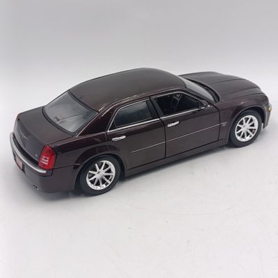 Maisto Chrysler 300C Hemi die-cast model car - scale 1/18