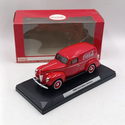 Coca-Cola 1940 Ford Sedan Delivery van die-cast model car - scale 1/24