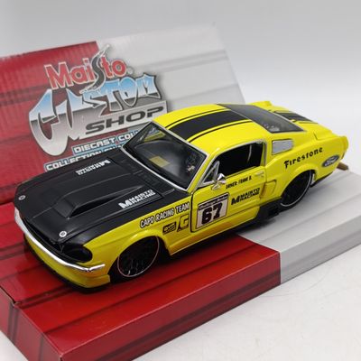 Maisto Customs shop 1967 Ford Mustang GT die-cast model car - scale 1/24