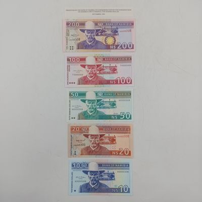Set of Namibian uncirculated banknotes no 0000308 - 5 banknotes in total