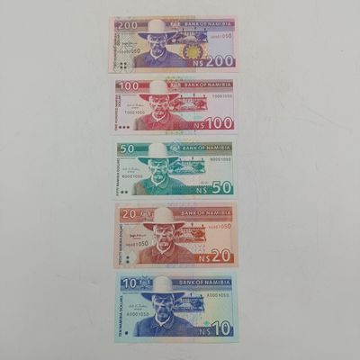 Set of Namibian uncirculated banknotes no 0001050 - 5 banknotes in Total