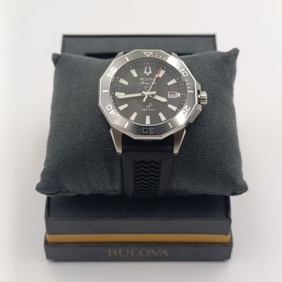 Bulova Marine Star 96B432 mens watch in box - excellent working condition