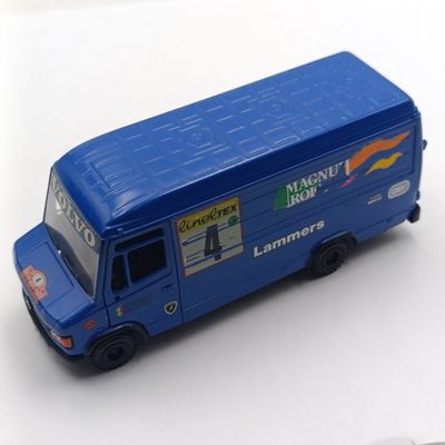 Conrad #1620 Mercedes-Benz 507D-811D die-cast model van - scale 1/43