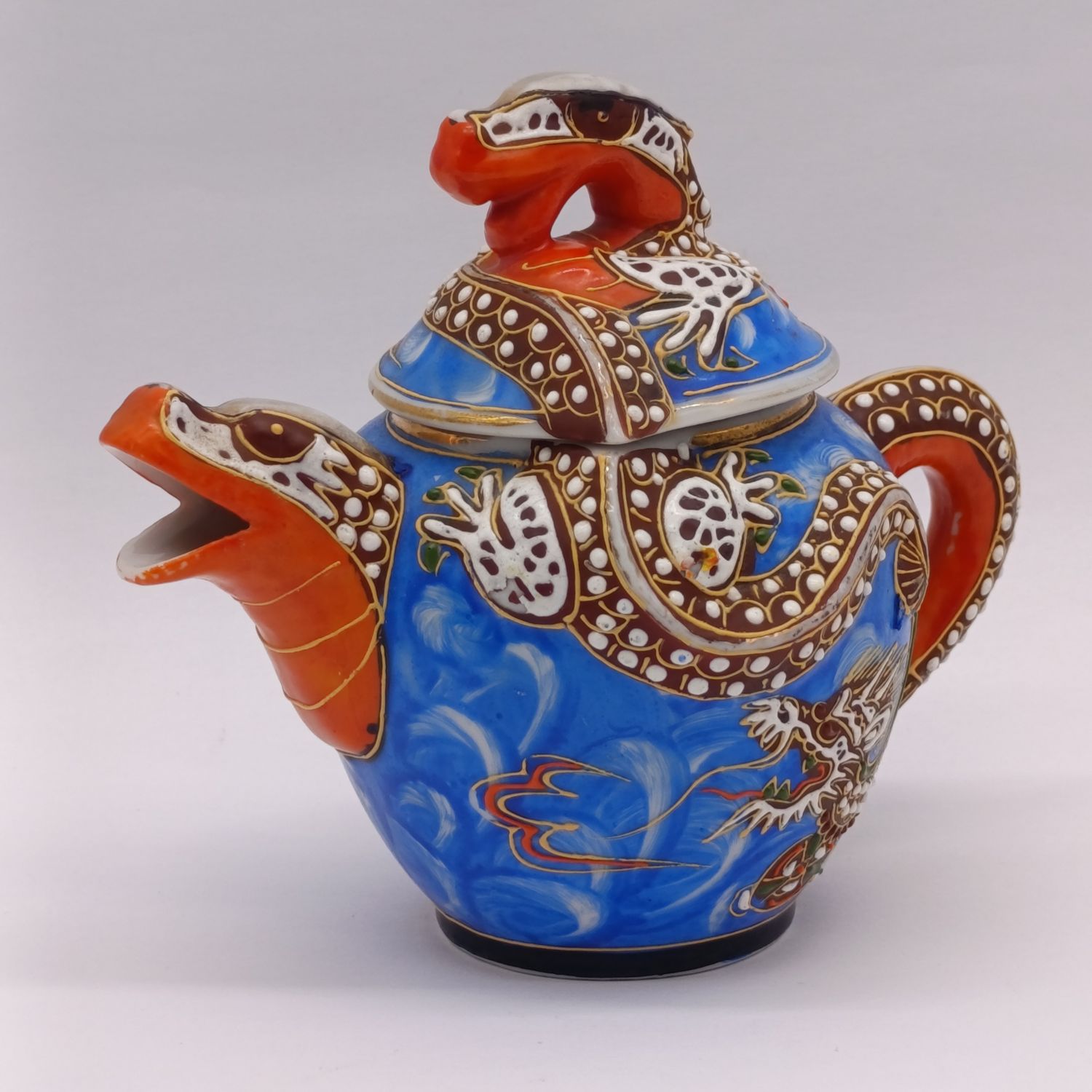 Japanese Moriage Dragonware small teapot