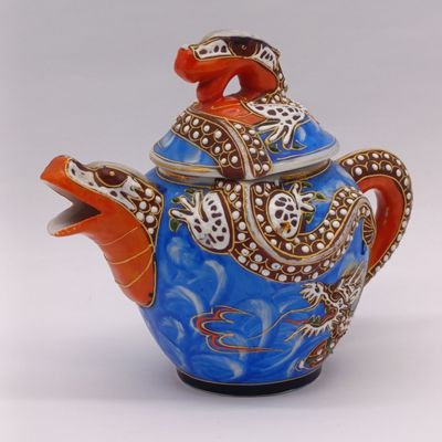 Japanese Moriage Dragonware small teapot