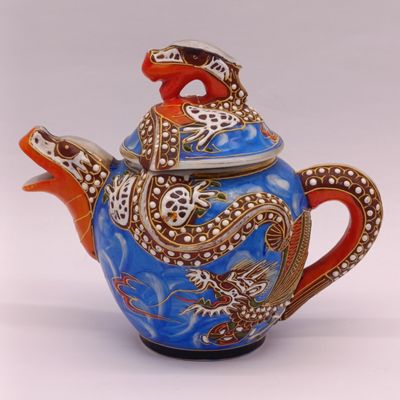 Japanese Moriage Dragonware small teapot