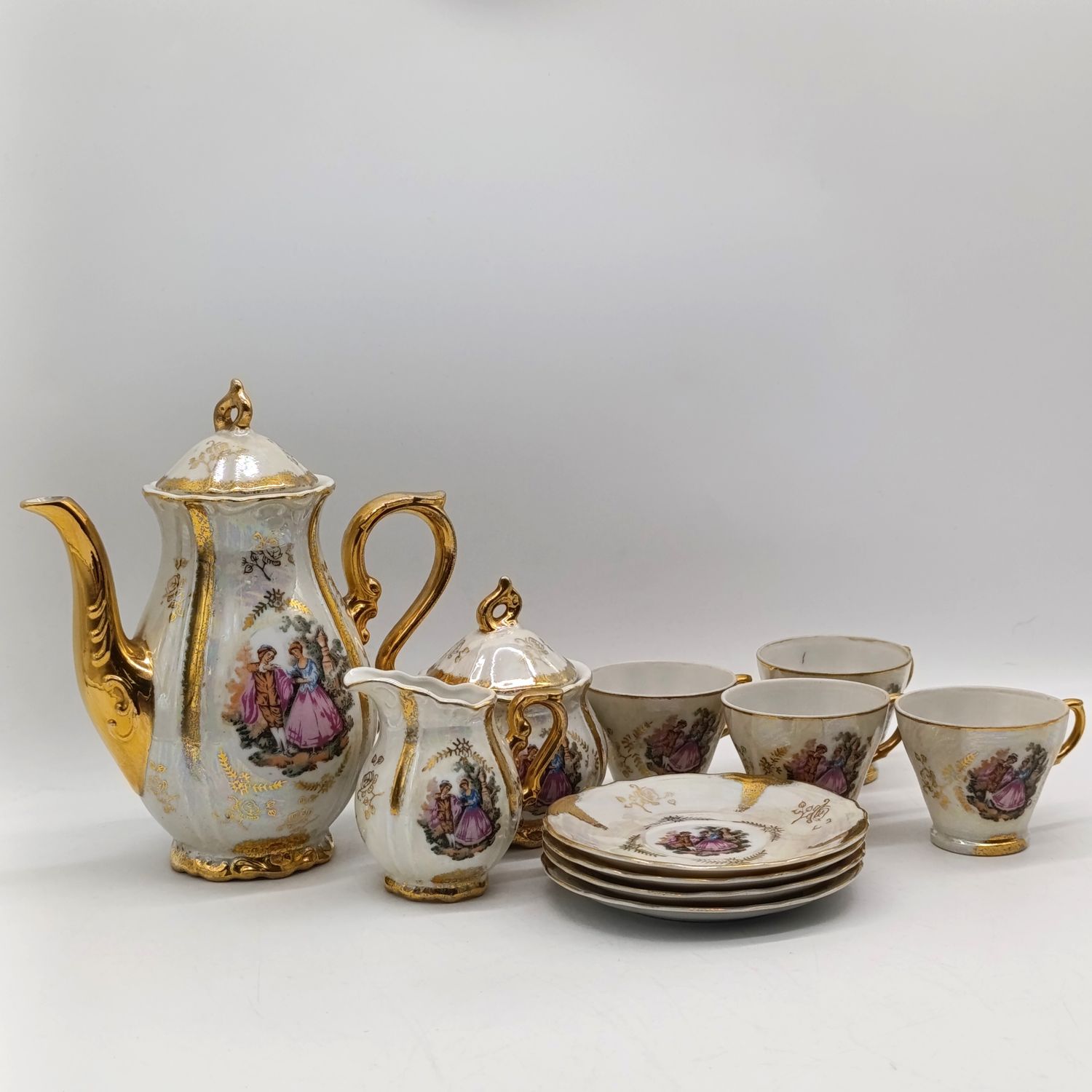Beautiful vintage coffee/tea set - 13 pieces