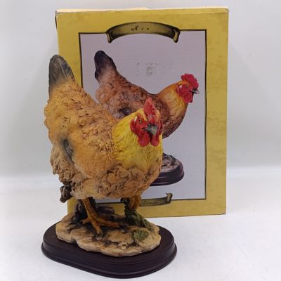 The Leonardo Collection resin hen - LP1625 - in original box