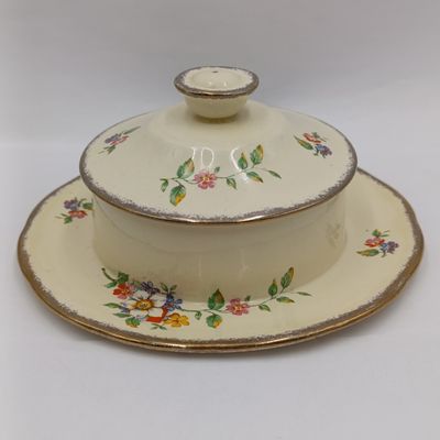 1937 Alfred Meakin 'Raynham' Marquis-shaped marigold butter dish