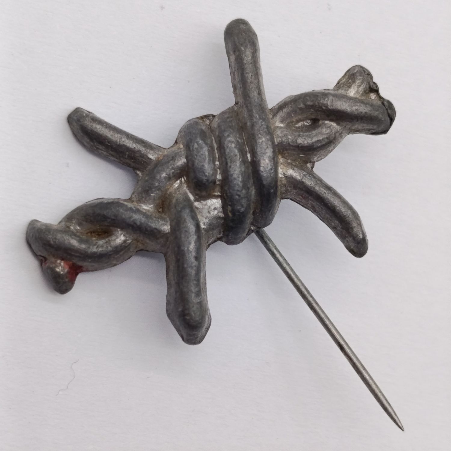 WW2 Koffiefontein internment camp barbed wite pin badge - worn by Ossewa Brandwag Members