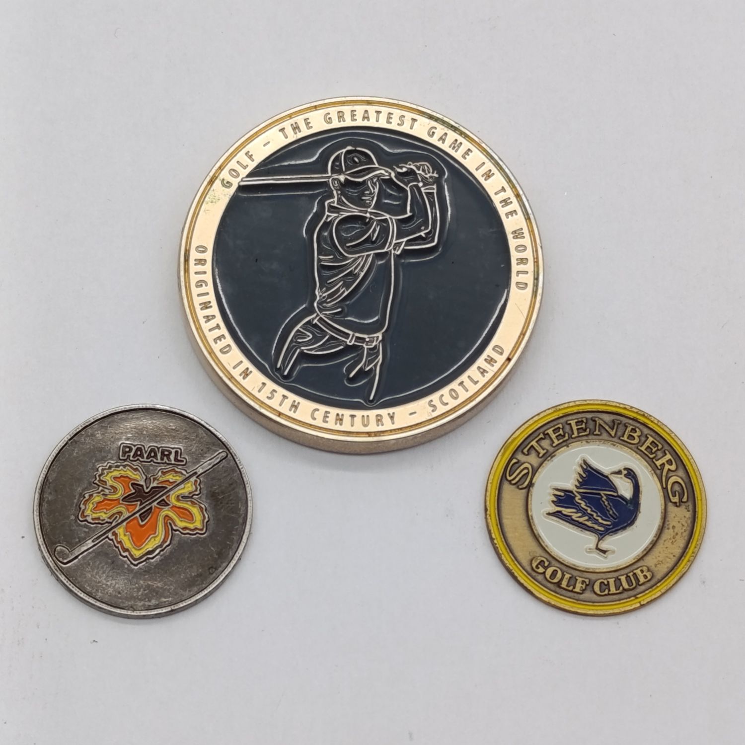 Pair of Golf related items - Steenberg place holder and Paarl medallion/challenge coin - Boschenmeer