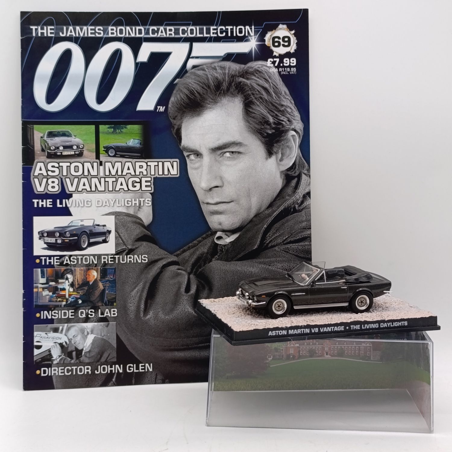 Aston martin V8 Vantage model car - The Living Daylights - James Bond 007 collection - scale 1/43 - case cracked