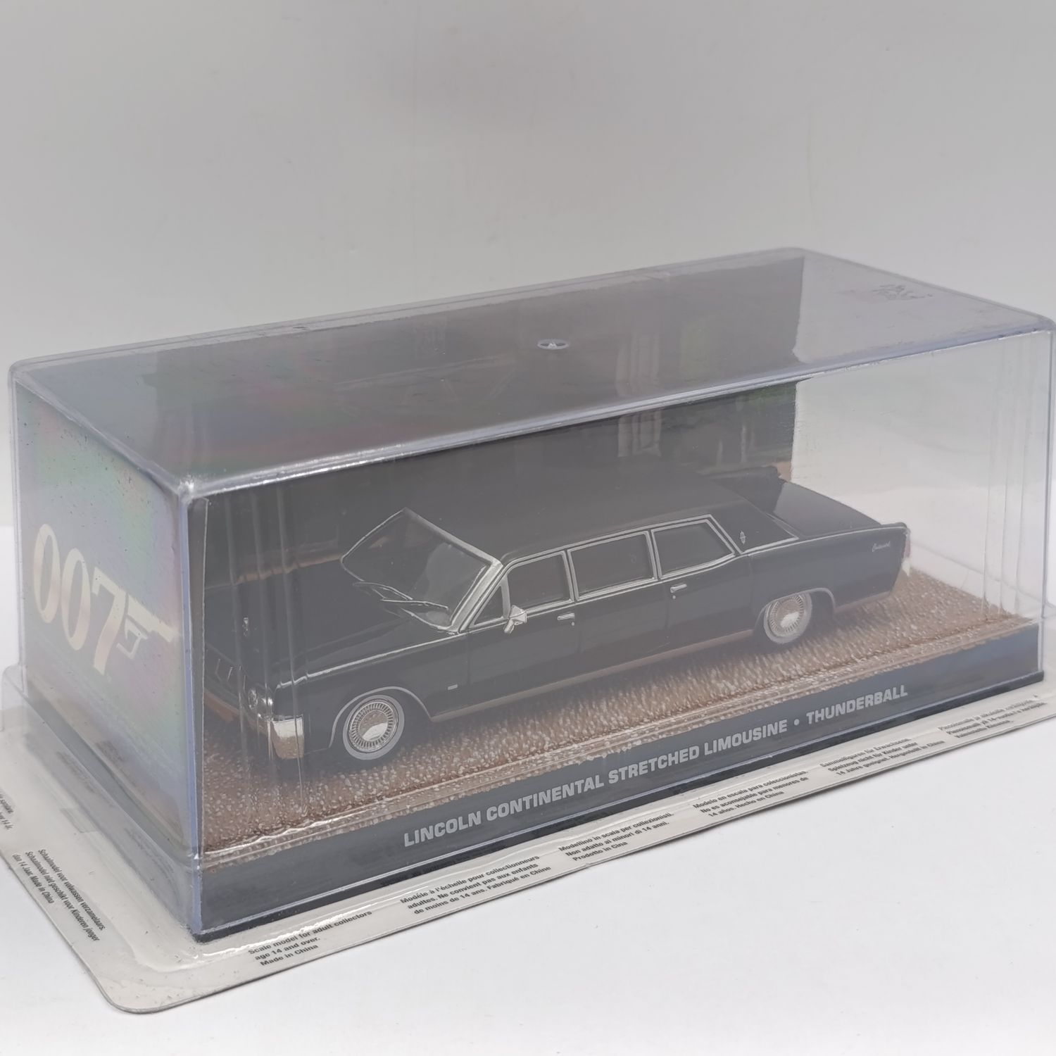 James Bond 007 Lincoln Continental Stretched Limousine - Thunderball