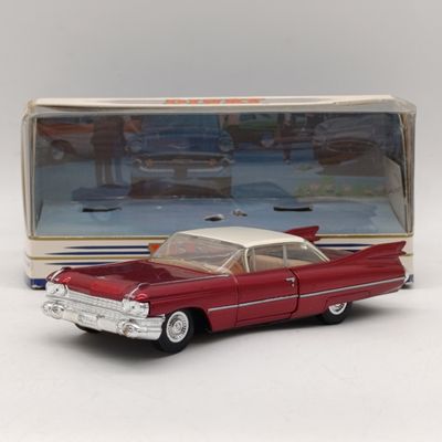 Vintage 1959 Cadillac Coupe de Ville Matchbox Dinky DY-7 die-cast model car in box