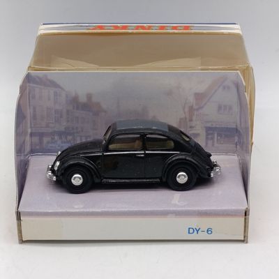 Vintage 1951 Volkswagen Matchbox Dinky DY-6B die-cast model car in box