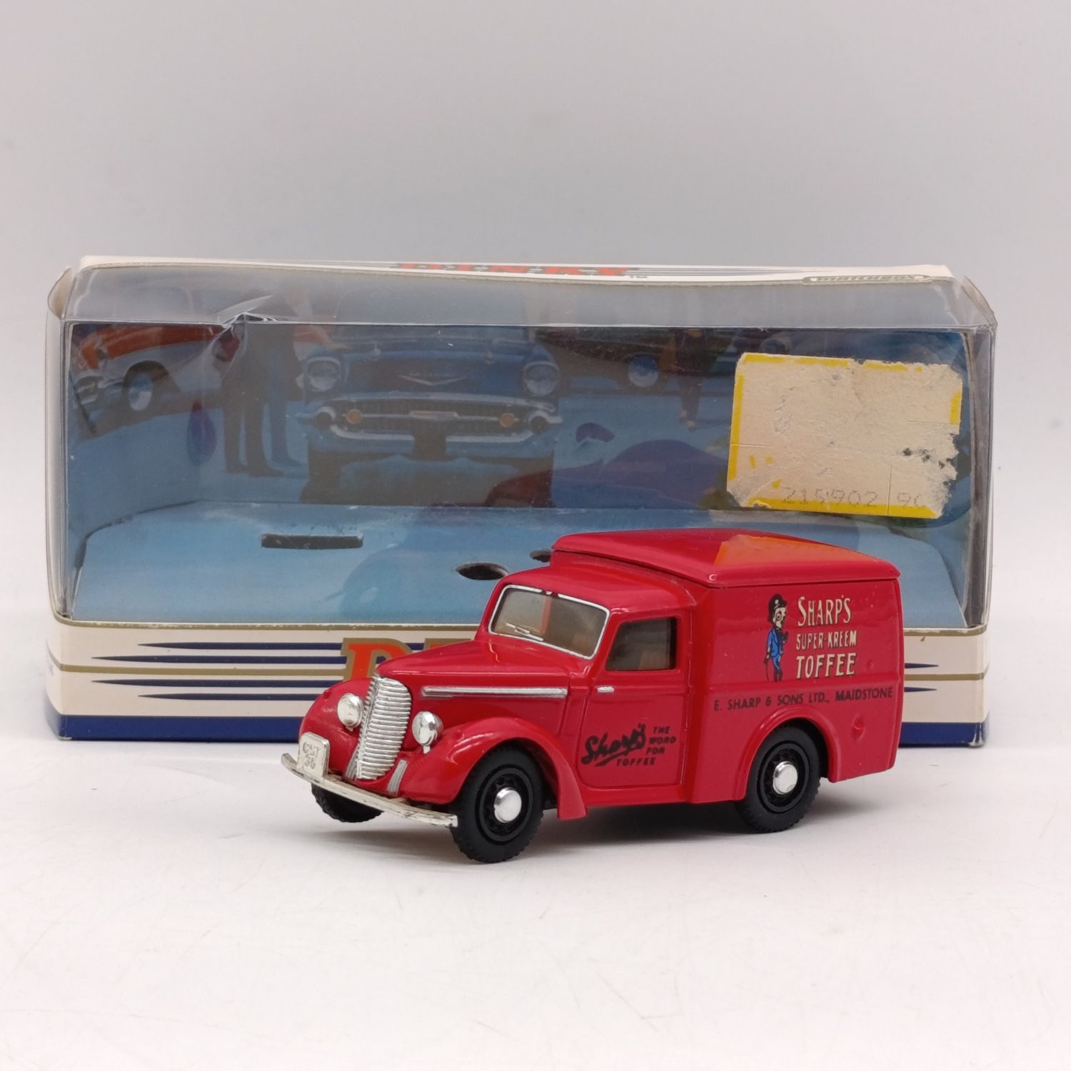 Vintage 1948 Commer 8 CWT Van  Matchbox Dinky DY-8 die-cast model car in box