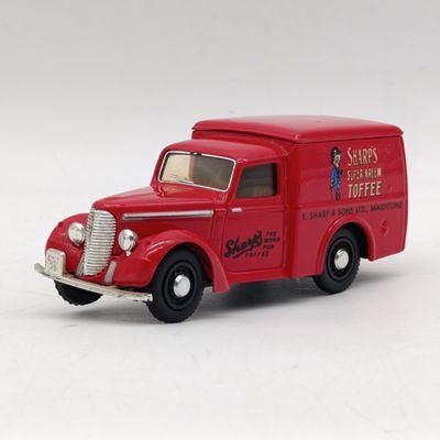 Vintage 1948 Commer 8 CWT Van  Matchbox Dinky DY-8 die-cast model car in box