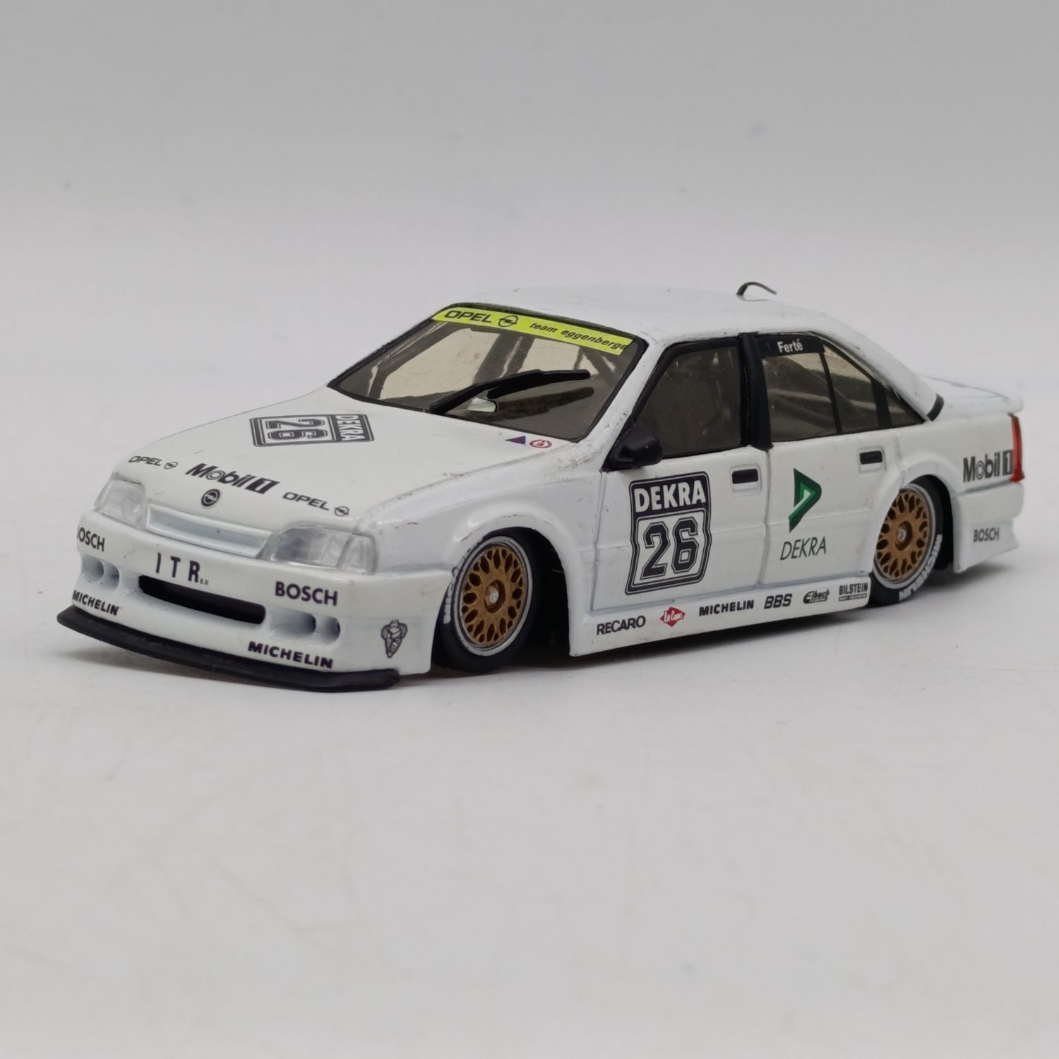 Opel Omega 3000 Evolution 500 MiniChamps die-cast rally model car - scale 1/43