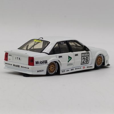 Opel Omega 3000 Evolution 500 MiniChamps die-cast rally model car - scale 1/43