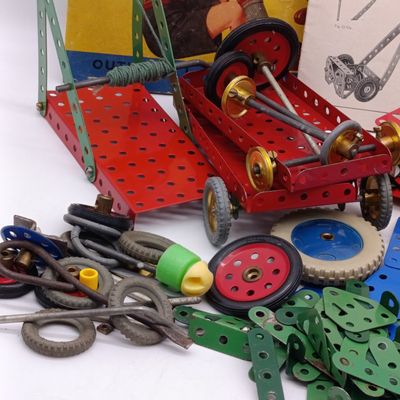Large Lot of Vintage metal Meccano - with Outfit No.0 and No.1 booklets