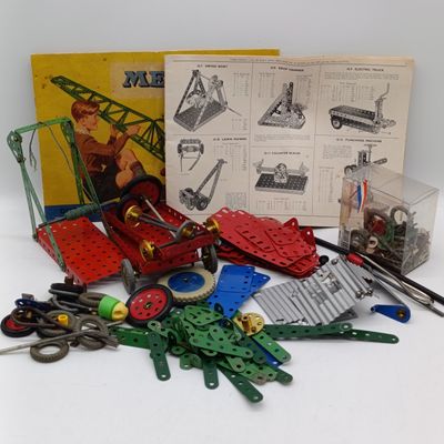 Large Lot of Vintage metal Meccano - with Outfit No.0 and No.1 booklets