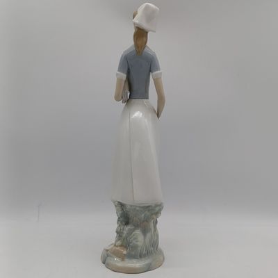 1971 Lladro nurse figurine - mint condition - no box - 36cm high