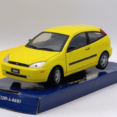 MotorMax Ford Focus die-cast model car in box - scale 1/24