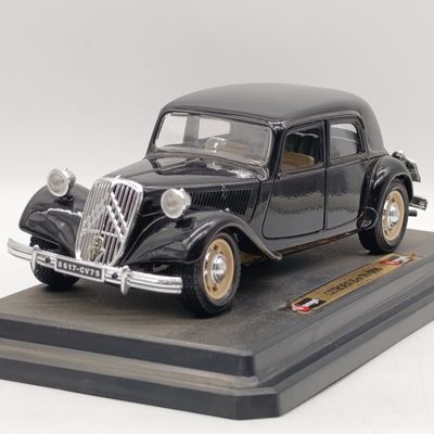 Bburago Citroen 15cv TA 1938 die-cast model car in box - scale 1/24
