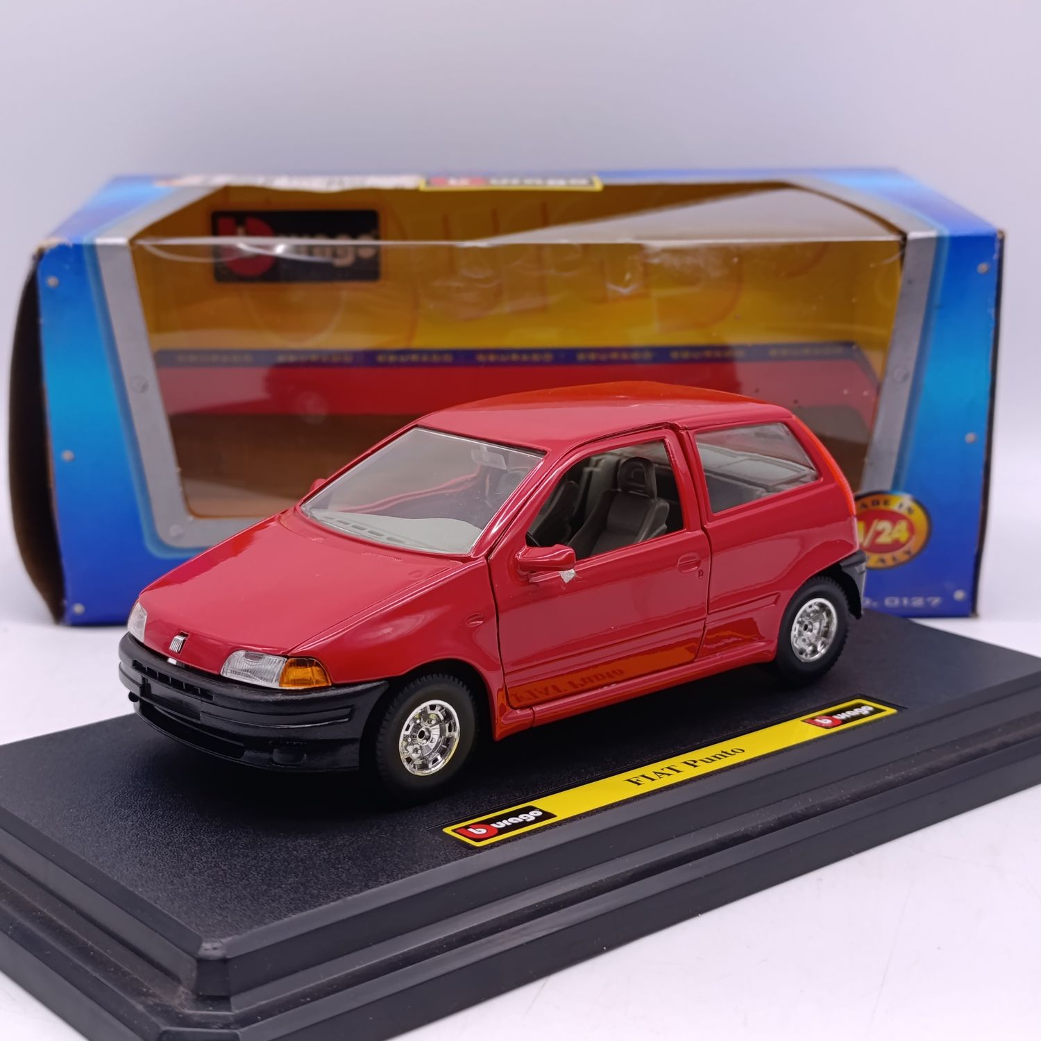 Bburago Fiat Punto die-cast model car in box - scale 1/24