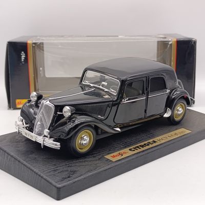Maisto Special Edition Citroen 15CV 6 Cyl die-cast model car in box - scale 1/18