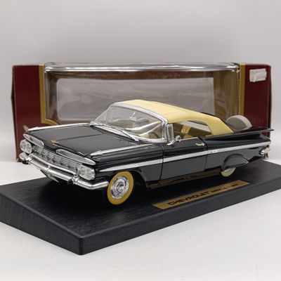 Road Legends Chevrolet Impala 1959 die-cast model car in box - scale 1/18