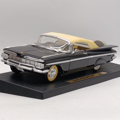 Road Legends Chevrolet Impala 1959 die-cast model car in box - scale 1/18