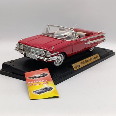 MotorMax 1960 Chevrolet Impala die-cast model car in box - scale 1/18