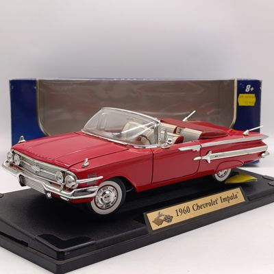 MotorMax 1960 Chevrolet Impala die-cast model car in box - scale 1/18