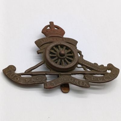 Old type artillery cap badge with revolving wheel - scarce type - slide intact - 1902-1952