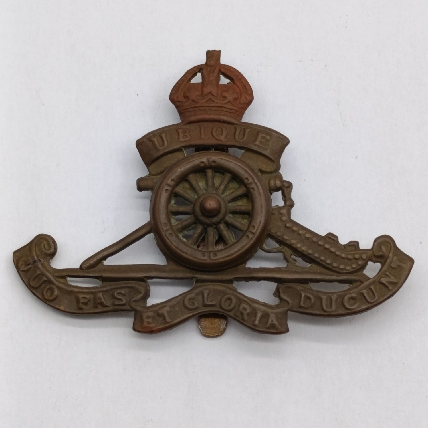 Old type artillery cap badge with revolving wheel - scarce type - slide intact - 1902-1952