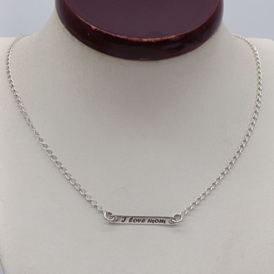 Sterling silver ID necklace inscribed 'I Love Mom' - about 45cm long and 3.7g