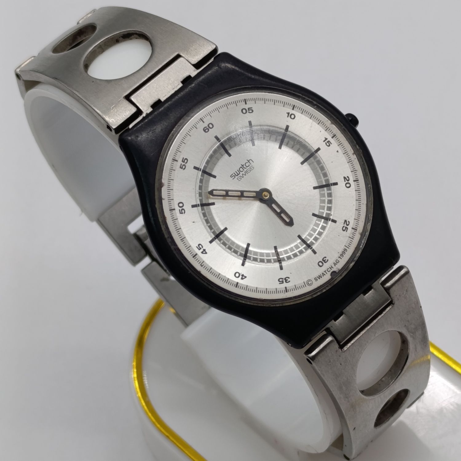 Swatch AG1999 FLATTENTION mens/womens watch - working - no battery
