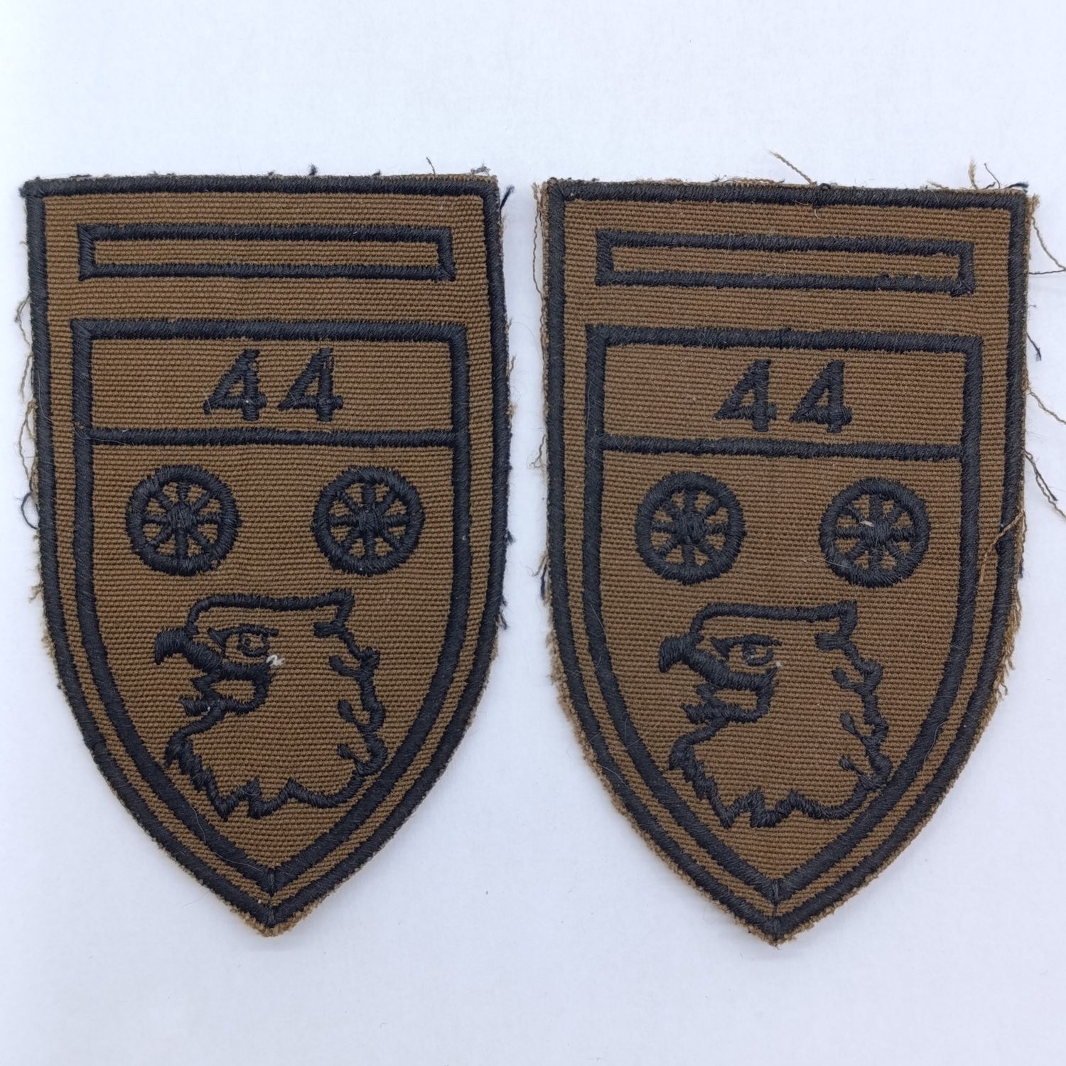Lot of 2 SADF 18 Light Regiment artillery assigned to 44 parachute battalion cloth flash