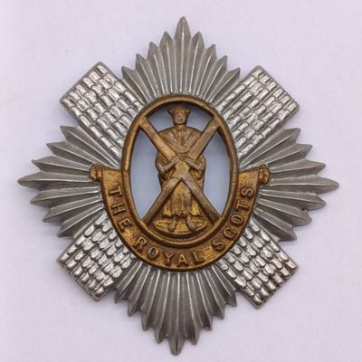 WW1 to WW2 Royal Scots Regimental Bi-metal Cap Badge - pin broken