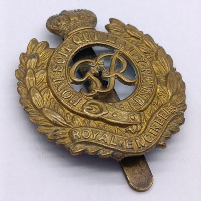 WW2 Royal Engineers Cap badge with slide