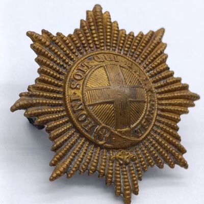 Coldstream Guards WW1 cap badge with lugs
