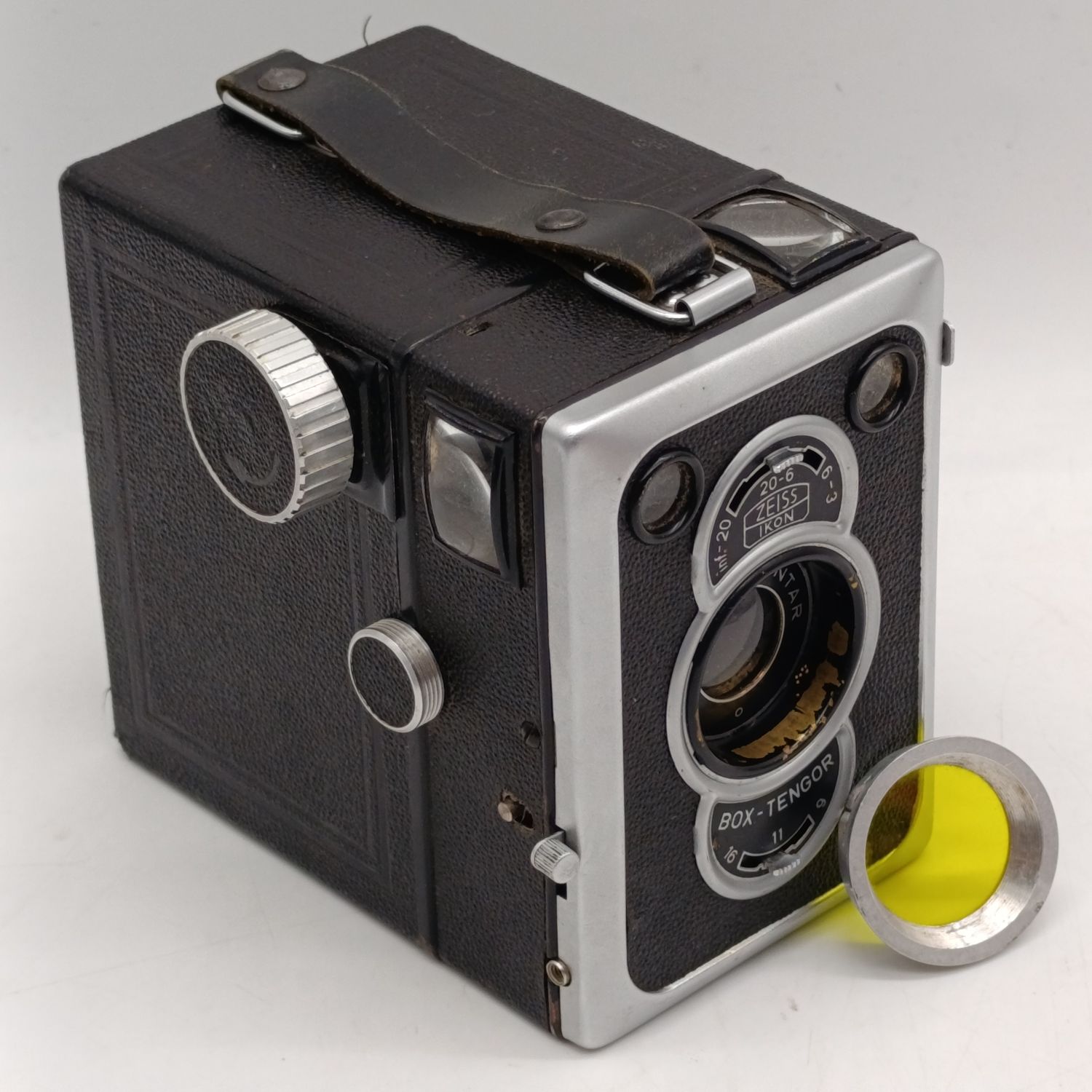 Vintage 1950's Zeiss Ikon Box Tegnor Camera with Georz Frontar lens - 120mm film - working